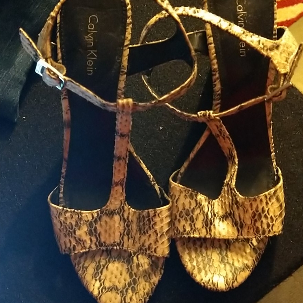 Women's shoes
